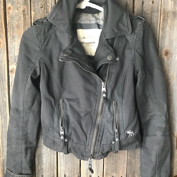 Abercrombie & Fitch Jackets & Blazers - Abercrombie & Fitch Cropped Jacket